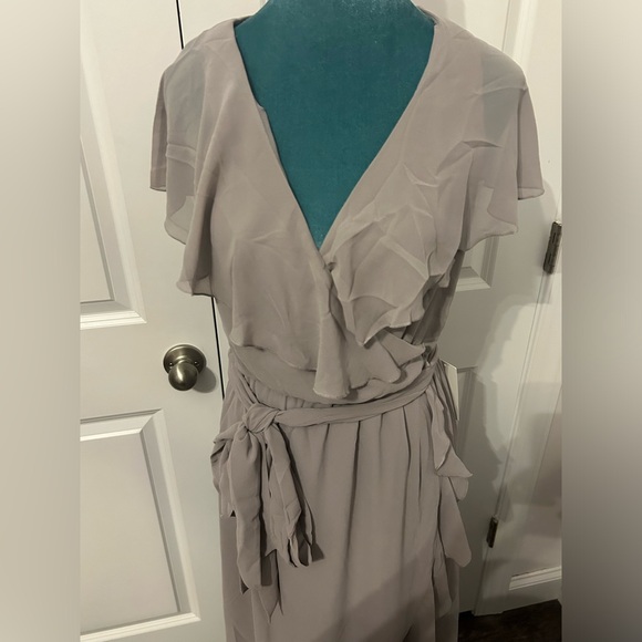 Jess Ruffle Midi Dress NWT - Picture 5 of 10